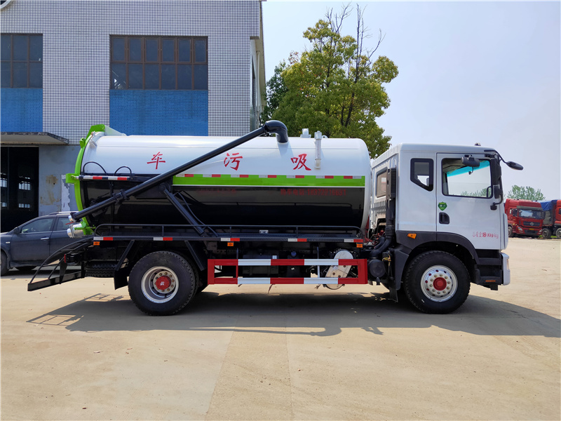 東風(fēng)牌13方吸污車(chē)